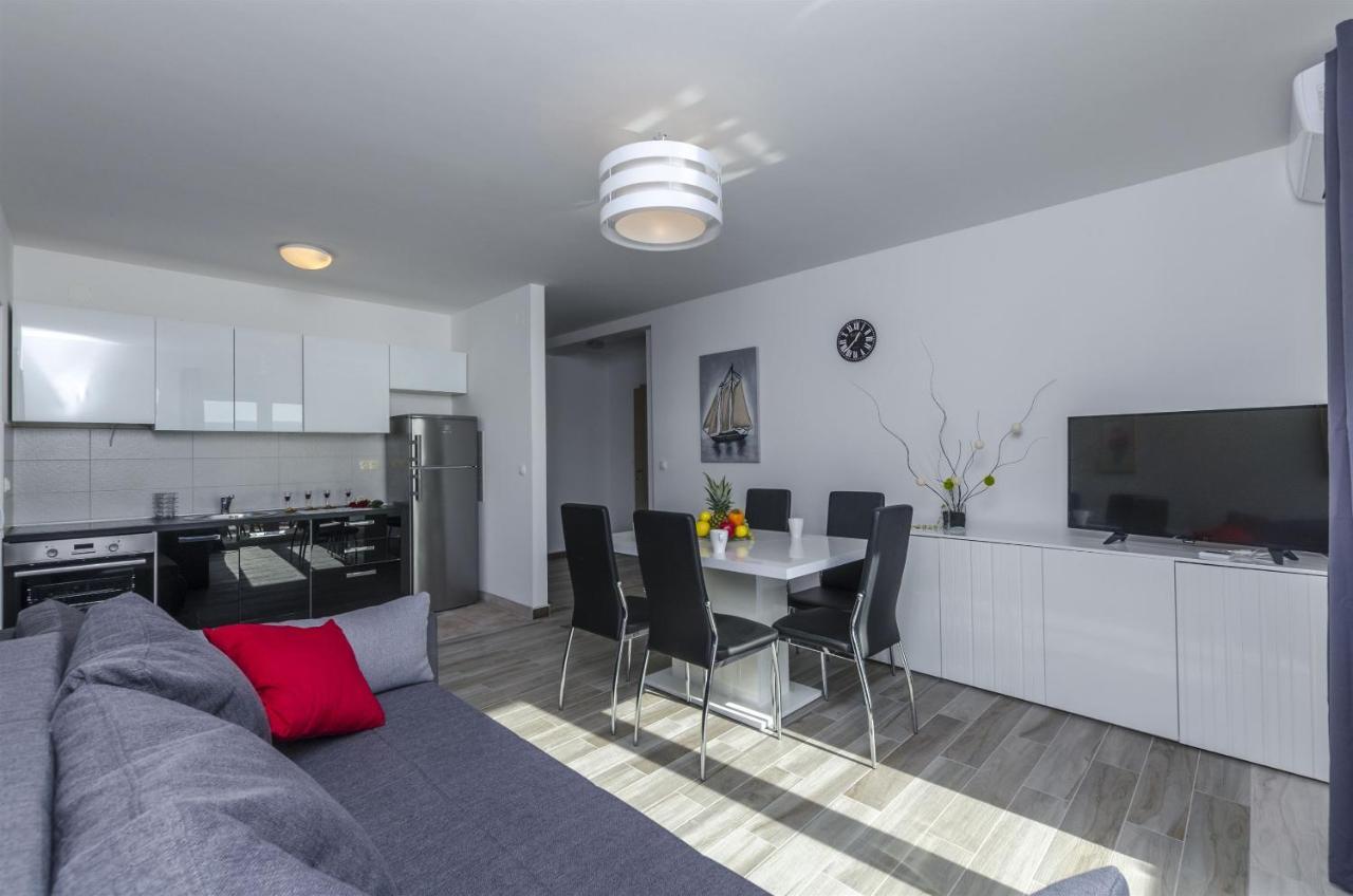 Apartments Lorenzo Lokva Rogoznica Luaran gambar